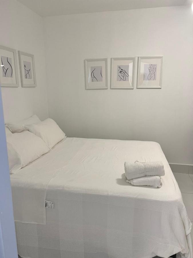 Casa Rosada Beach Front Mano Juan 외부 사진
