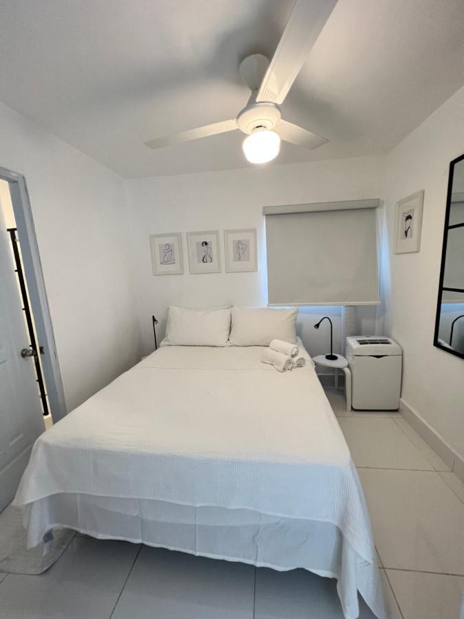 Casa Rosada Beach Front Mano Juan 외부 사진