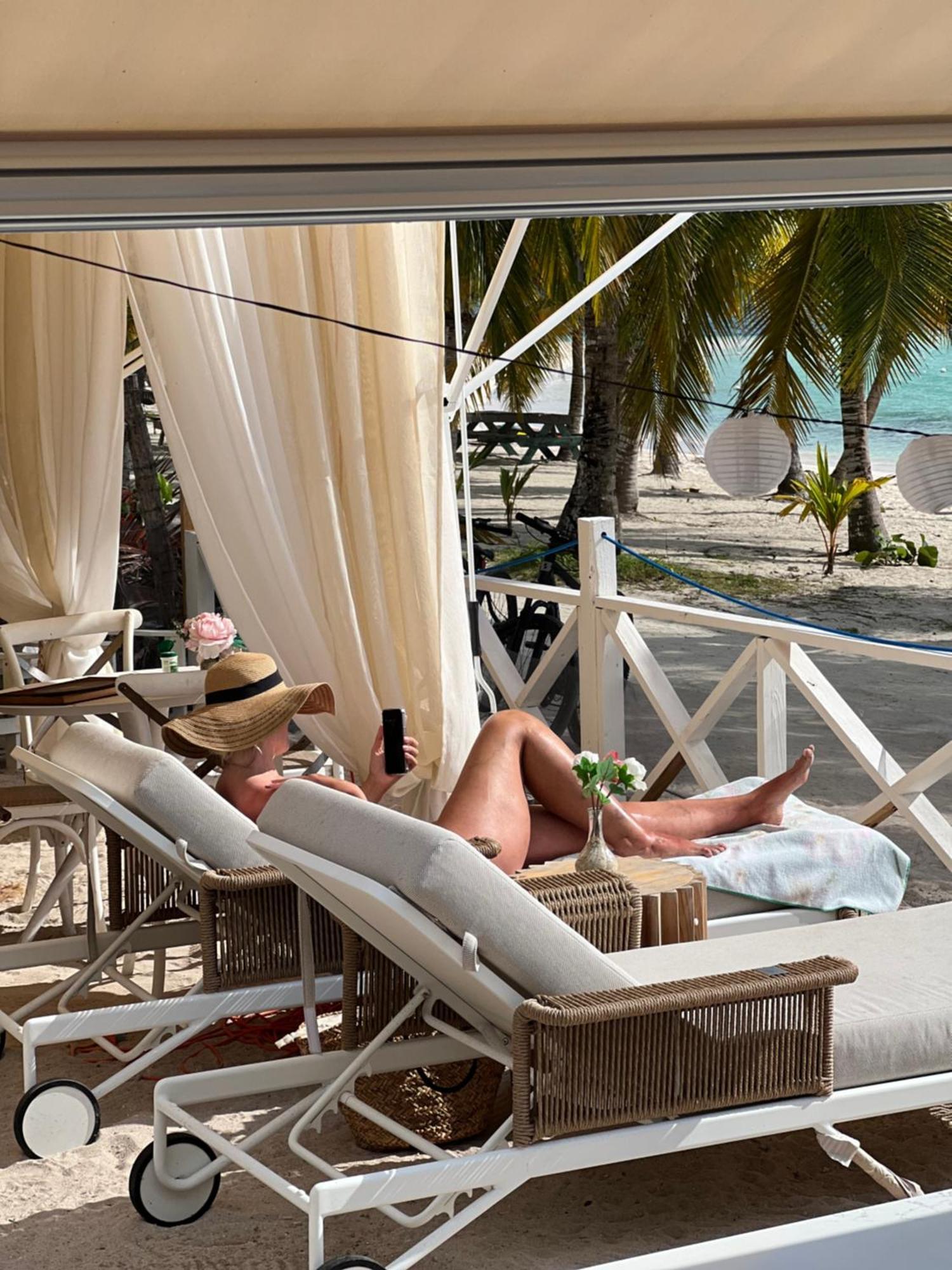 Casa Rosada Beach Front Mano Juan 외부 사진