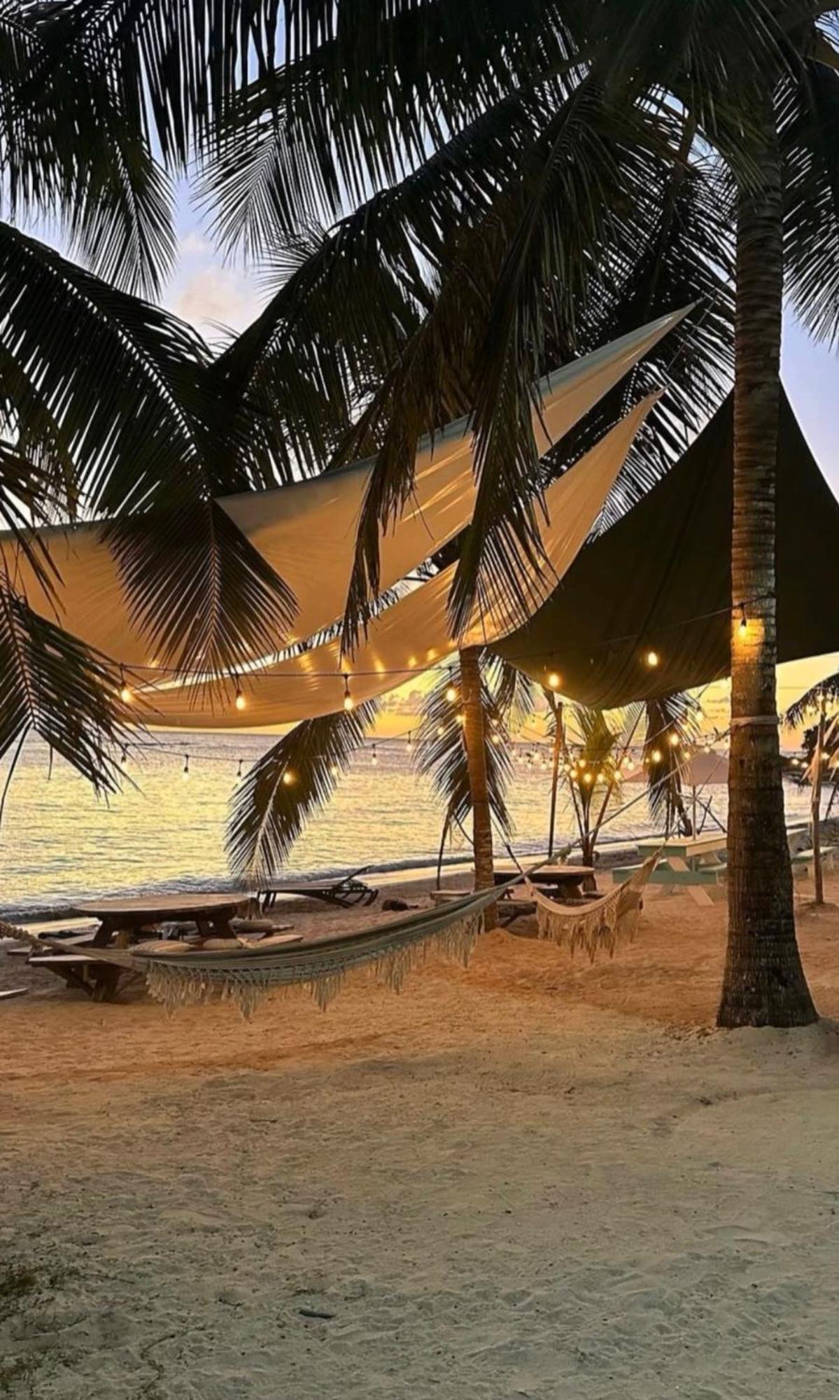Casa Rosada Beach Front Mano Juan 외부 사진